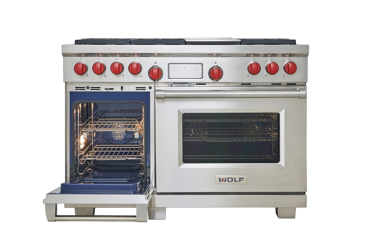 Wolf 48" Dual Fuel Range 4 Burners and French Top (DF484F)