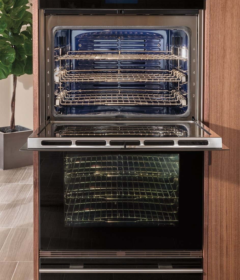 Wolf 30" M Series Contemporary BuiltIn Double Oven (DO30CM/B)