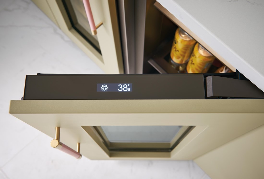 SubZero 15" Designer Undercounter Beverage Center Solid Door