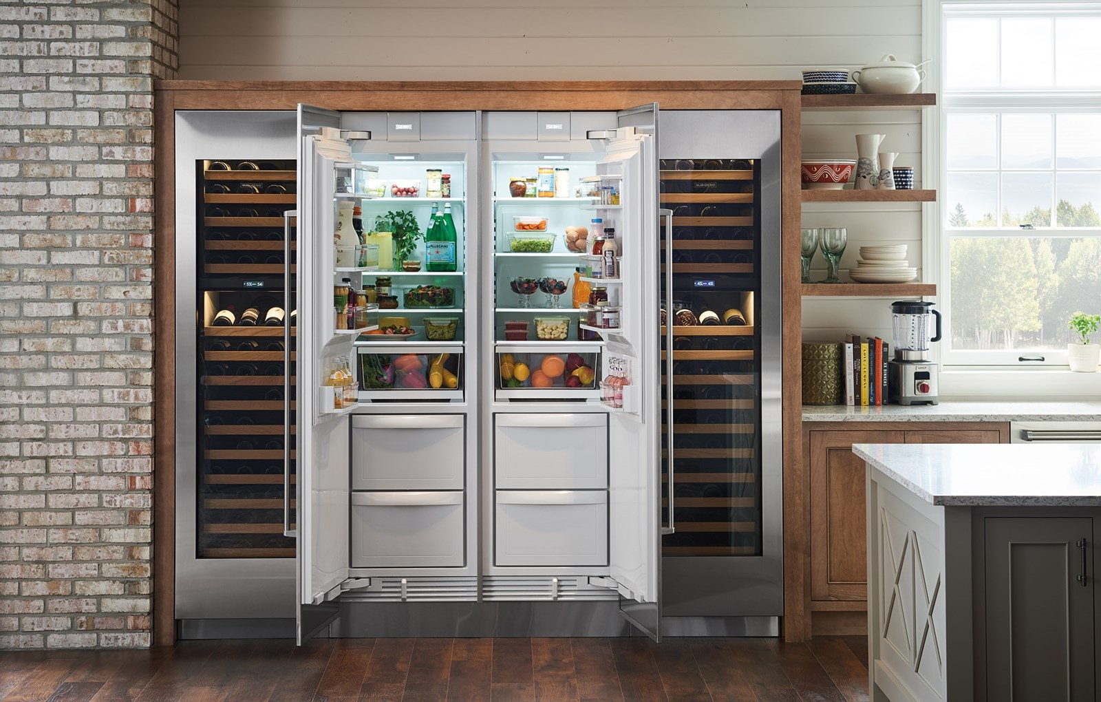Sub-Zero 24" Designer Column Refrigerator/Freezer with Ice ...
