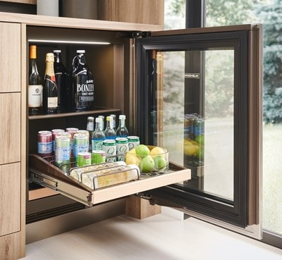 Designer Undercounter Sub Zero 24, Outdoor Built In Beverage Refrigerator