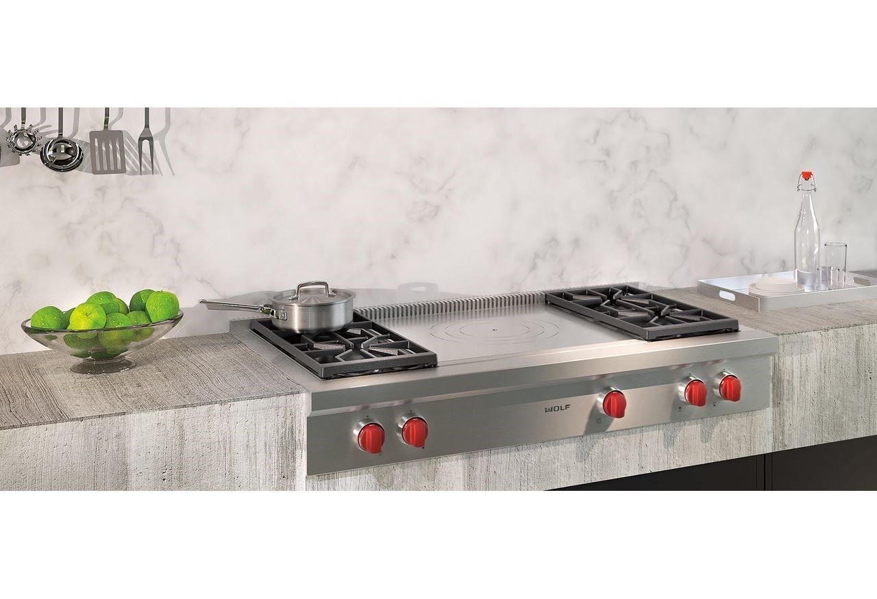 Wolf 48&quot; Sealed Burner Rangetop - 4 Burners and French Top (SRT484F)
