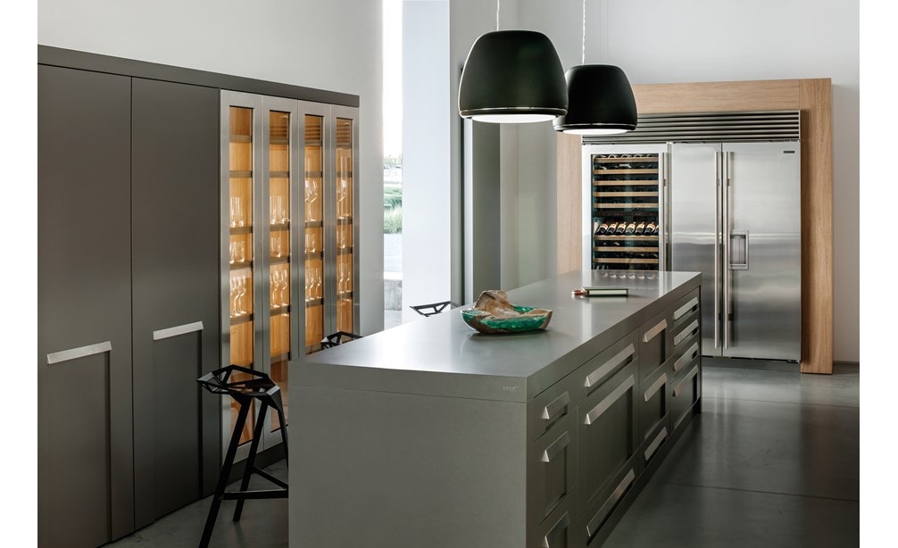 SubZero 48" Classic SidebySide Refrigerator/Freezer with Dispenser