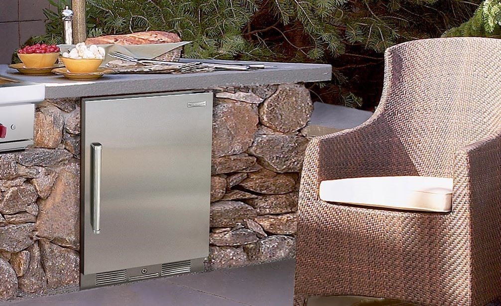 The Sub-Zero 24&quot; Outdoor Undercounter Refrigerator (UC-24RO) shows you can add refrigeration to any outdoor cooking set-up with ease.