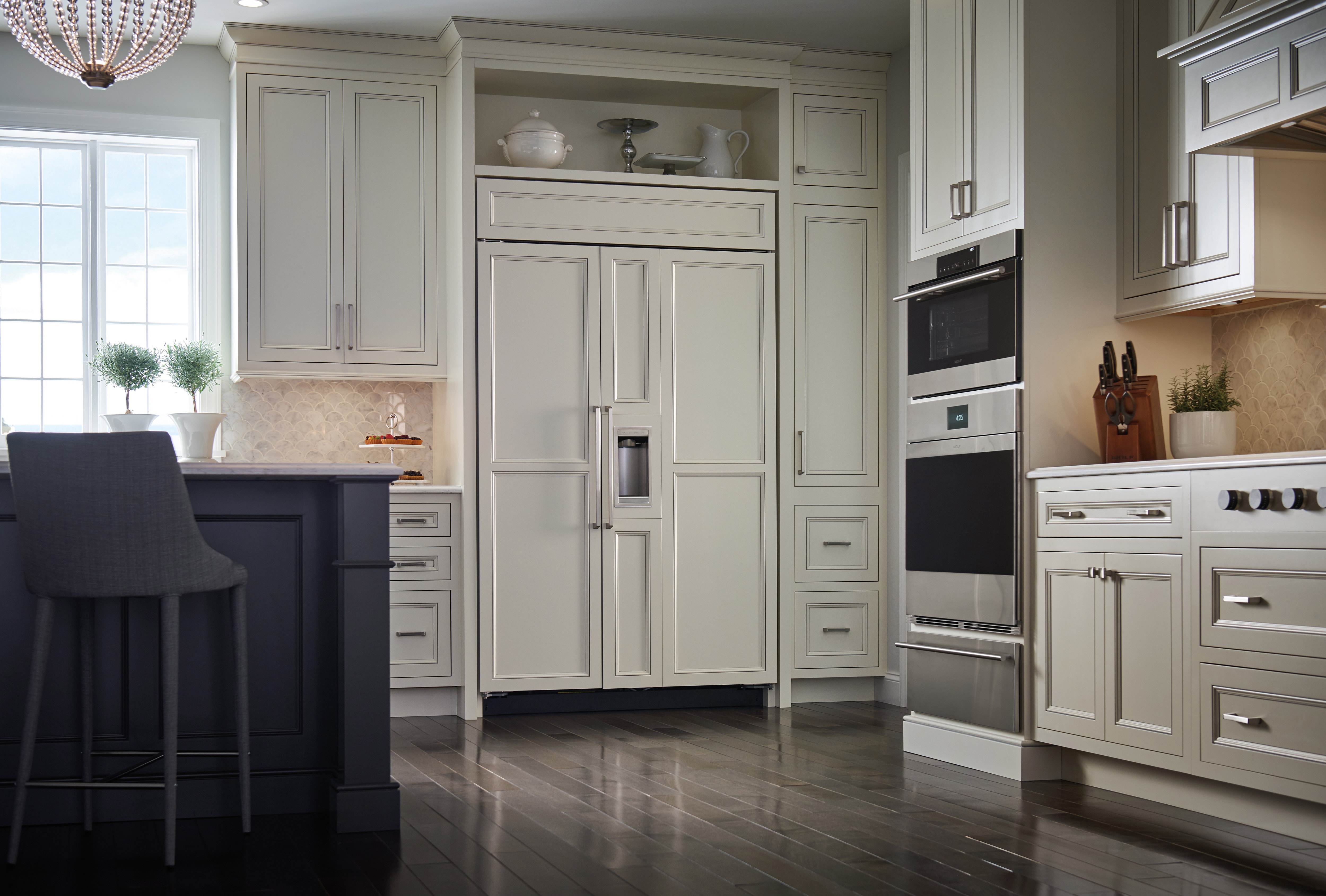 SubZero 48" Classic SidebySide Refrigerator/Freezer with Dispenser