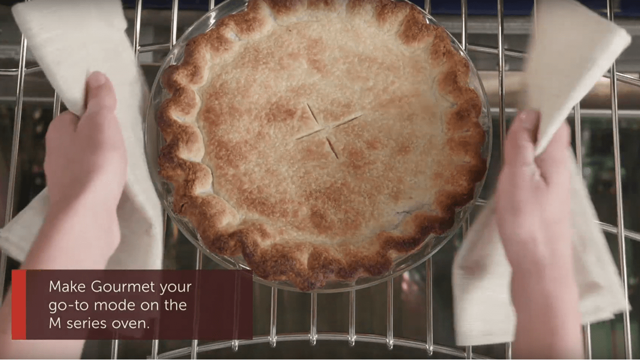 Wolf M Series Oven - Gourmet Mode - Mixed Berry Pie