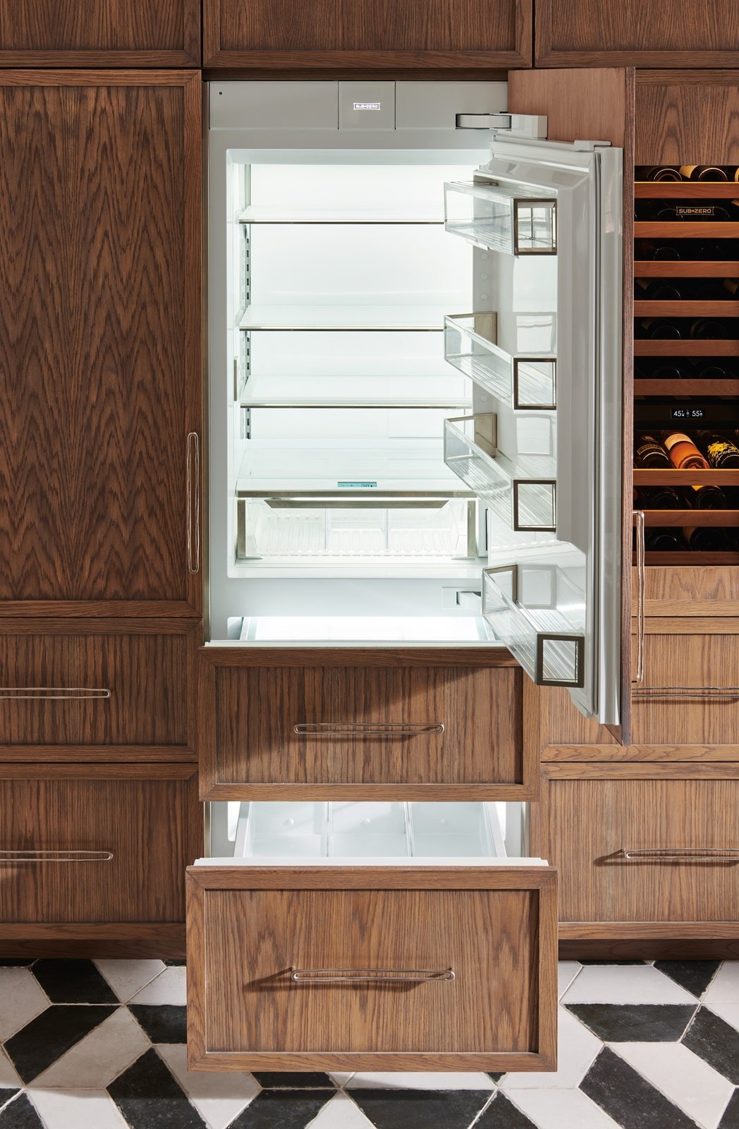 SubZero 30 Inch Tall Refrigerator with Internal Dispenser (DET3050RID)