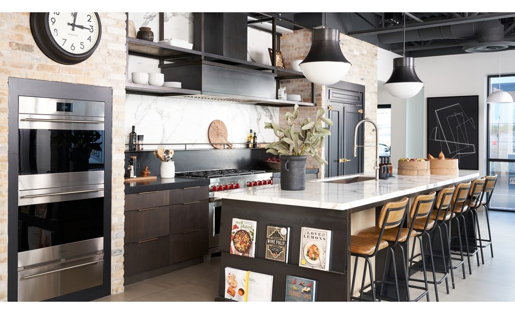Bring your dream kitchen to life with luxury kitchen appliances that fit your taste at your Sub-Zero, Wolf, and Cove Showroom serving greater Scottsdale and Phoenix Arizona.