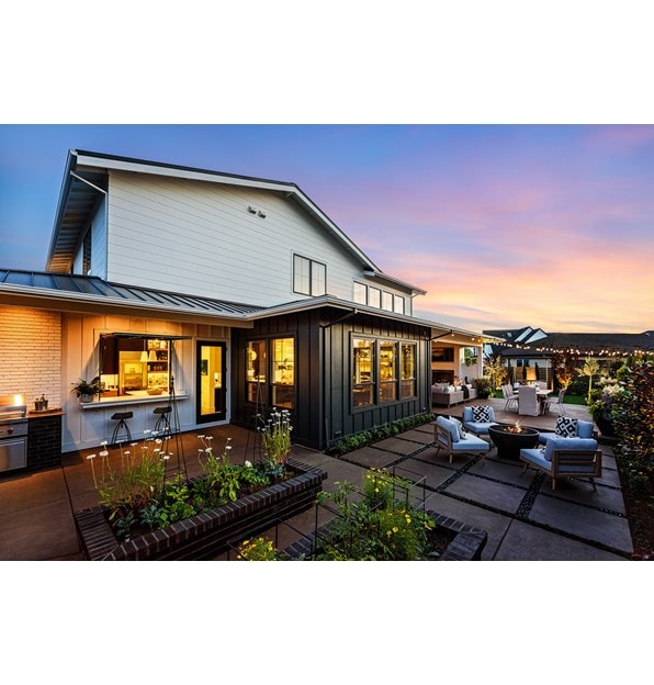 Farm to Table Juice Bar & BBQ Porch by Lynnette Sandgren