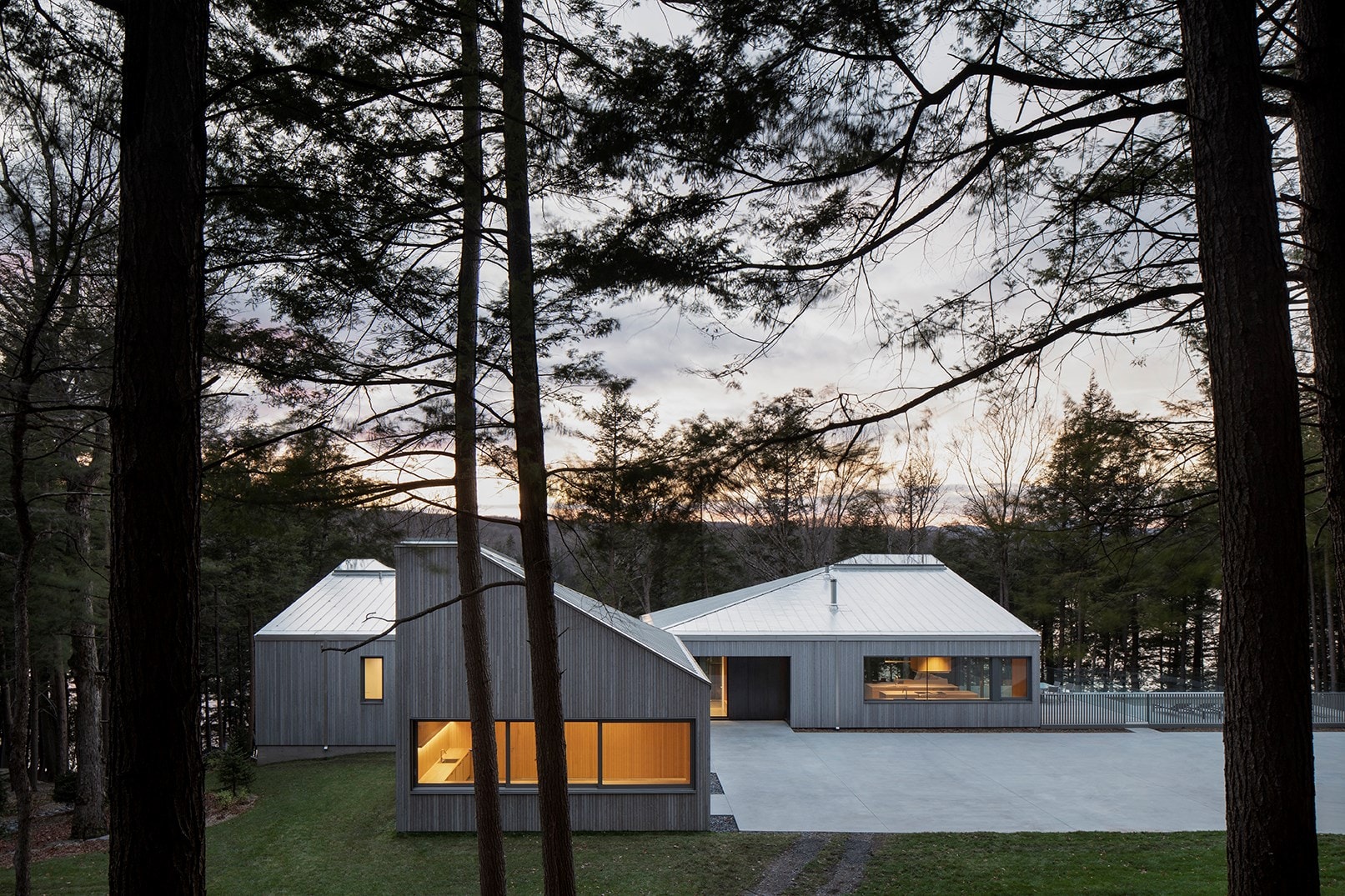 Memphremagog Lake House by Stéphane Rasselet