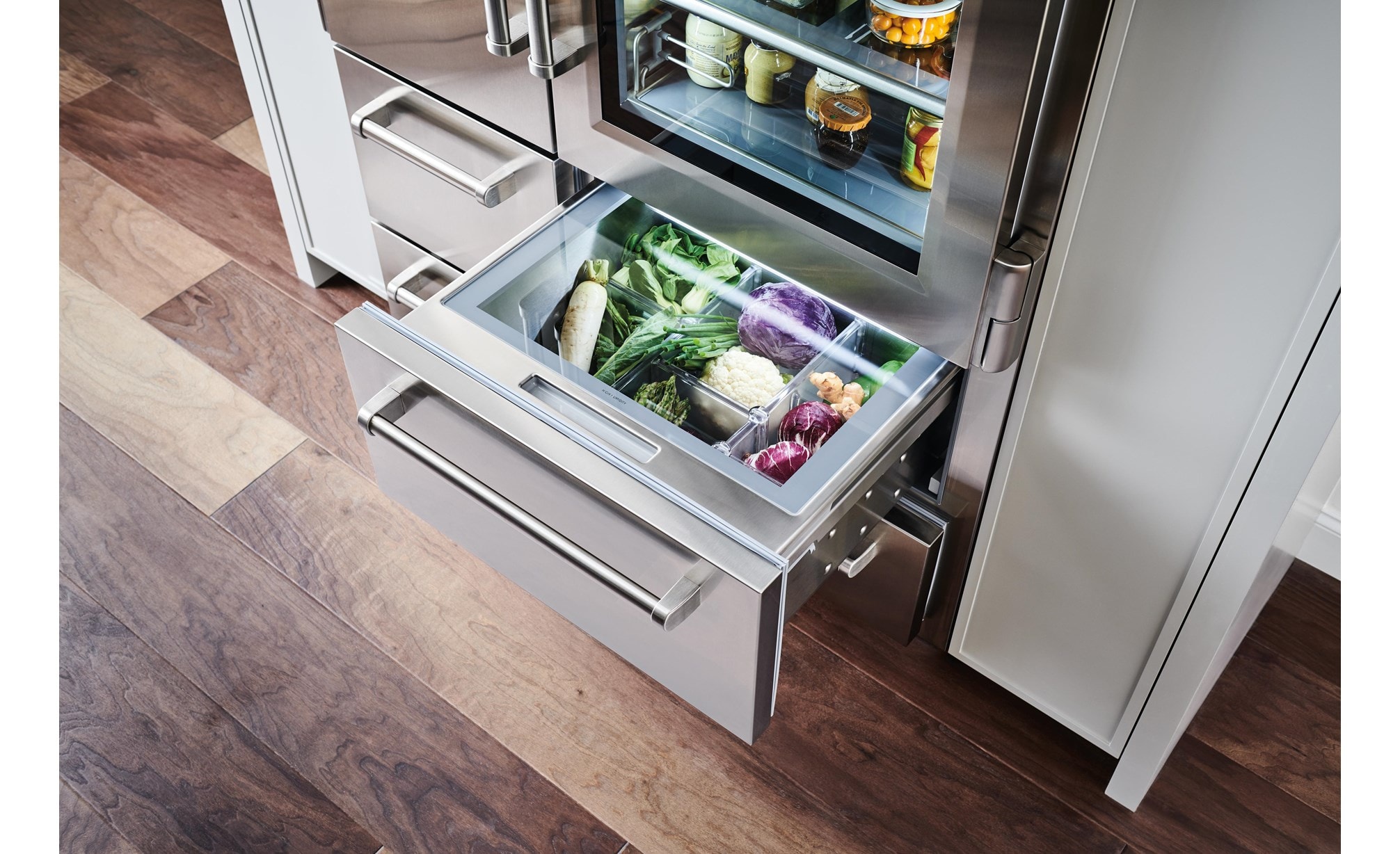 There’s no better way to experience how a Sub-Zero refrigerator can make life better in your kitchen than in person.