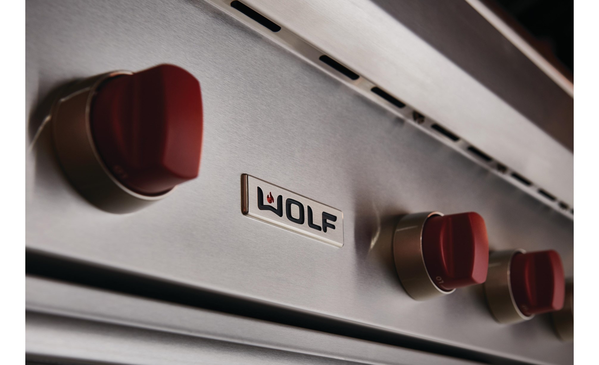 Do you need six burners or four burners and a griddle? A Sub-Zero, Wolf and Cove showroom concierge will answer all your questions.