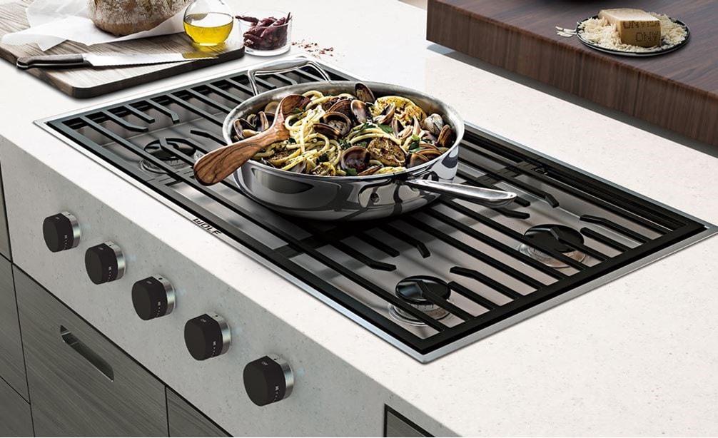 Wolf 36&quot; Contemporary Gas Cooktop 5 Burner (CG365C/S) blends effortlessly with scenic views and streamline kitchen design