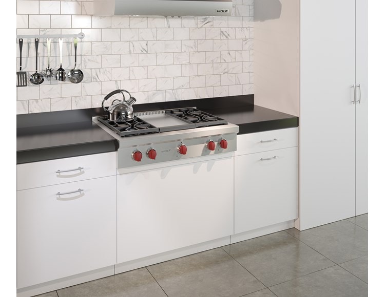 Wolf 36" Sealed Burner Rangetop - 4 Burners and Infrared Griddle (SRT364G)