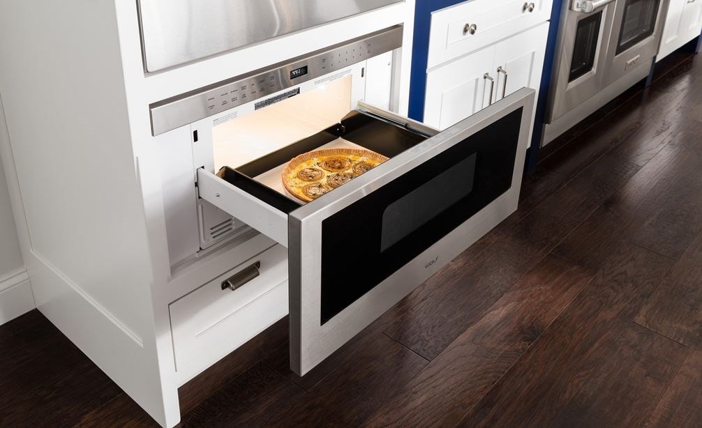 The Wolf 30" Professional Drawer Microwave Oven (MD30PE/S)