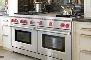 Wolf 60 inch Gas Ranges offer an infrared charbroiler, infrared single or double griddle, French top and more.