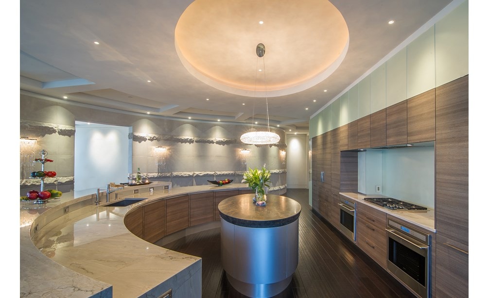 Luxury Penthouse | Sub-Zero, Wolf, and Cove Kitchens