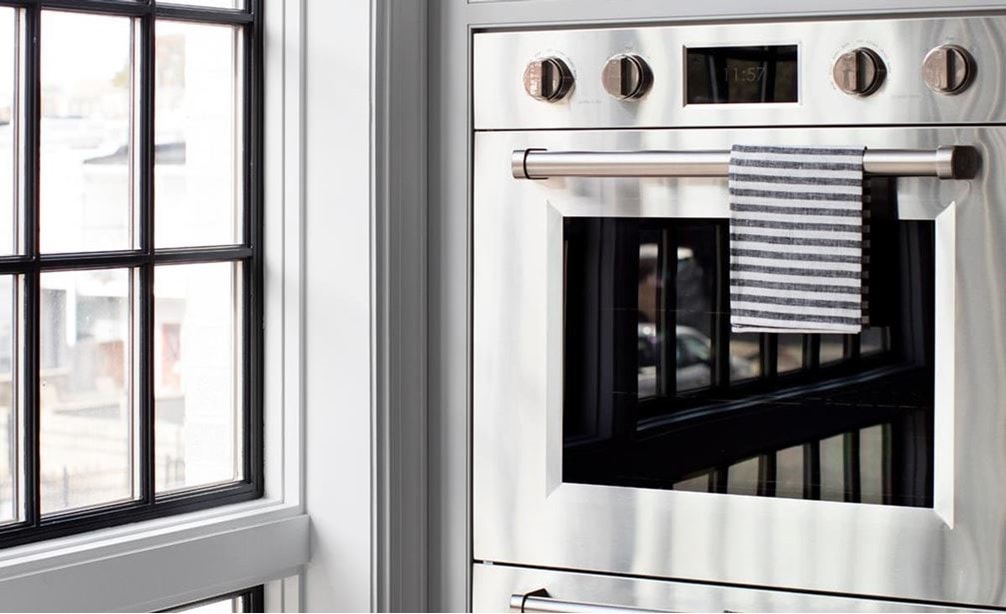 Wolf 30" Professional M Series Double Oven in Baltimore Row House by Bria Hammel.