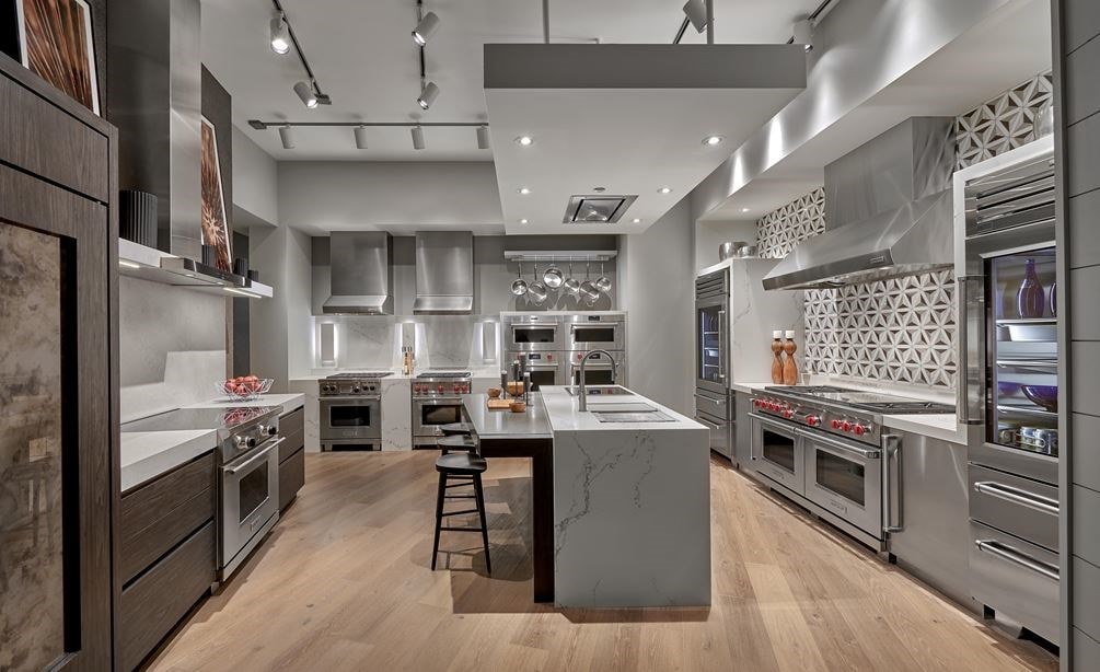 Explore a full range of fully functional luxury kitchen appliances at the Sub-Zero, Wolf and Cove Showroom in Glendale Heights, Illinois