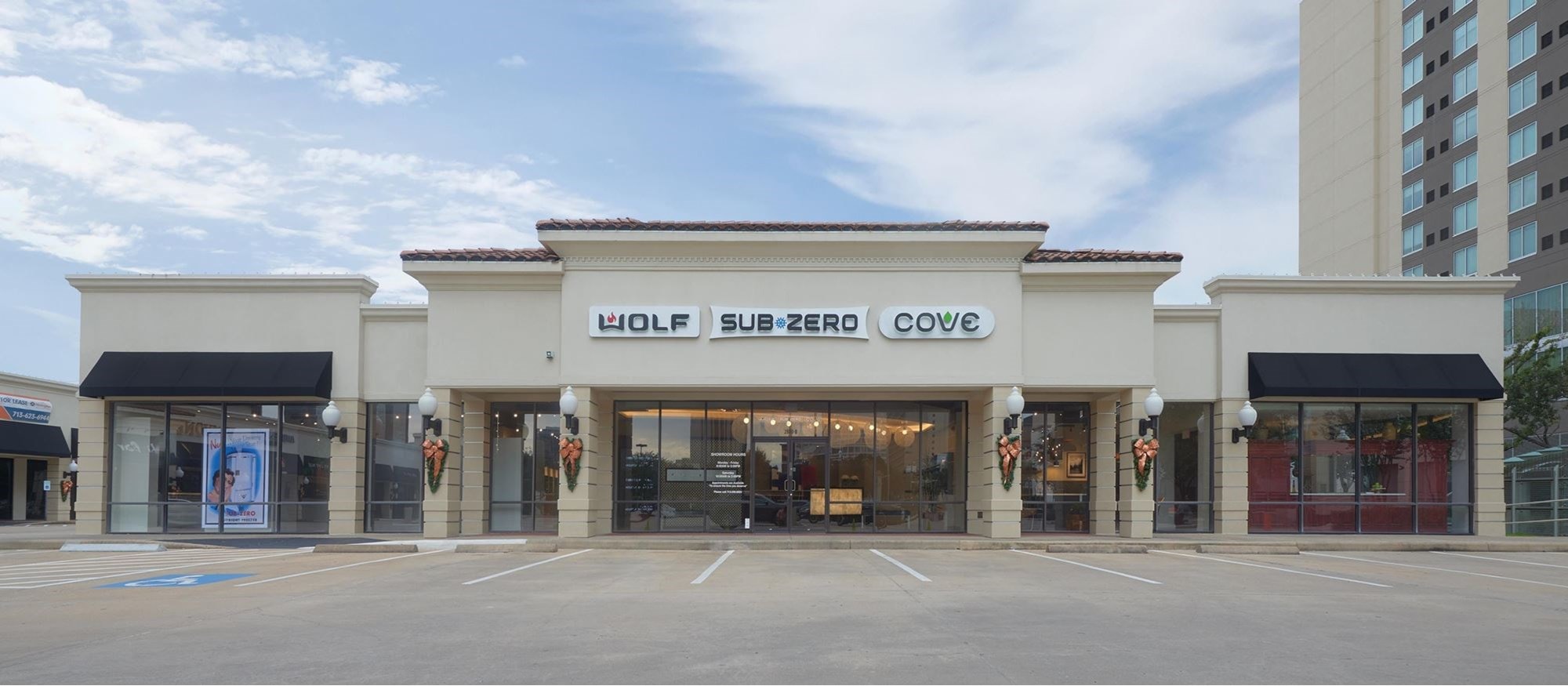 Experience the instantaneous response of cooktops and refrigerators at the Sub-Zero, Wolf and Cove Showroom in Houston, Texas