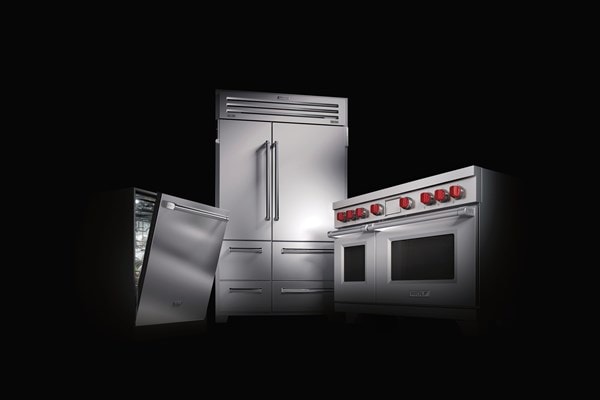 Sub-Zero (PRO4850) Refrigerator, Wolf (DF484CG) Dual Fuel Range and Cove (DW2450) Dishwasher are appliances built to last for more than twenty years of use.