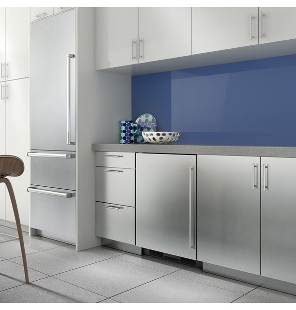 The Sub-Zero 24" Undercounter Refrigerator Freezer Panel Ready (UC- 24C) blends seamlessly making it the perfect addition to any kitchen.