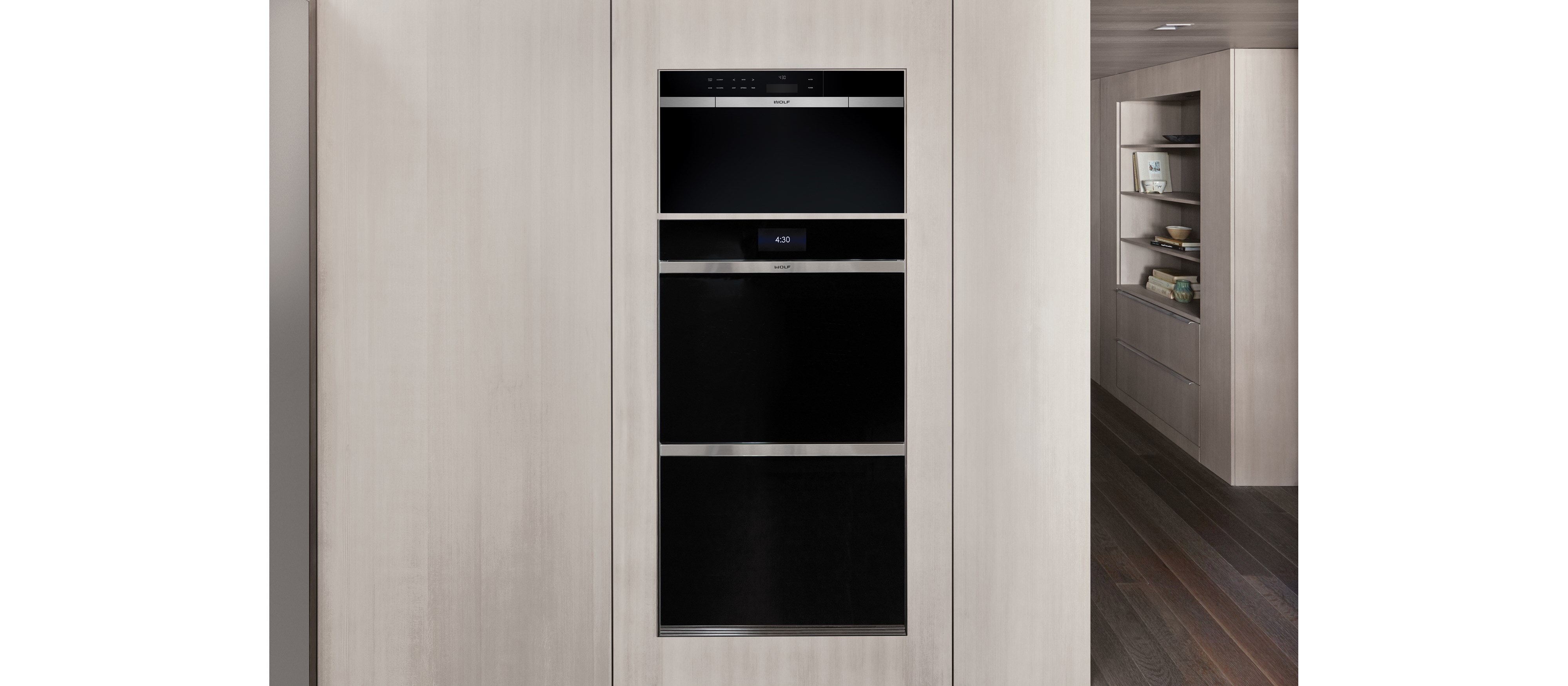 Wolf 30" M Series Contemporary Convection Steam Oven (CSO30CM/B/TH) with Black Handle