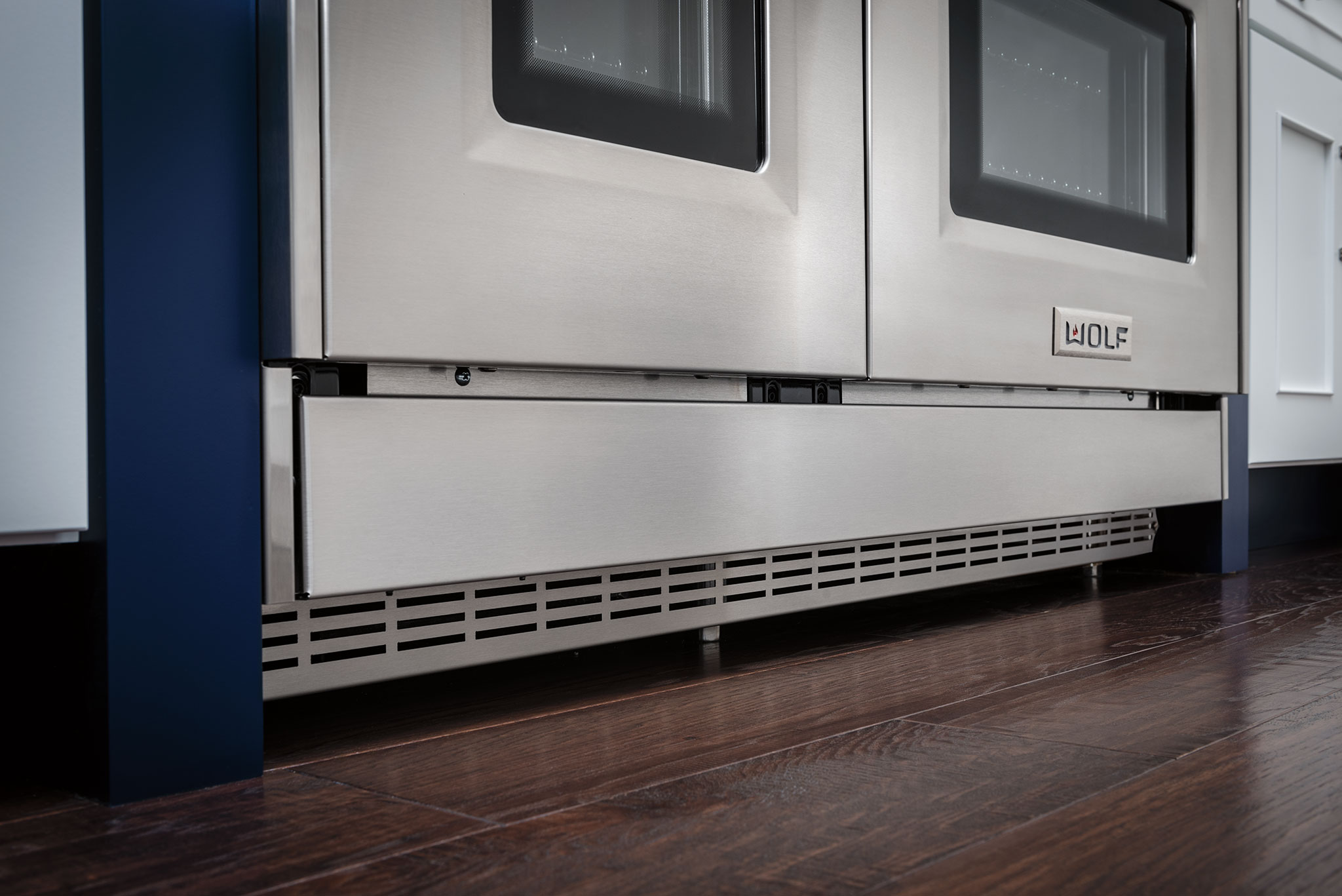 black integrated dishwasher