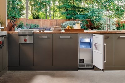 Wolf Appliances 13" Classic Burner Module (BM13) Sub-Zero Refrigerators 15" Outdoor Ice Maker - Panel Ready (UC-15IO)