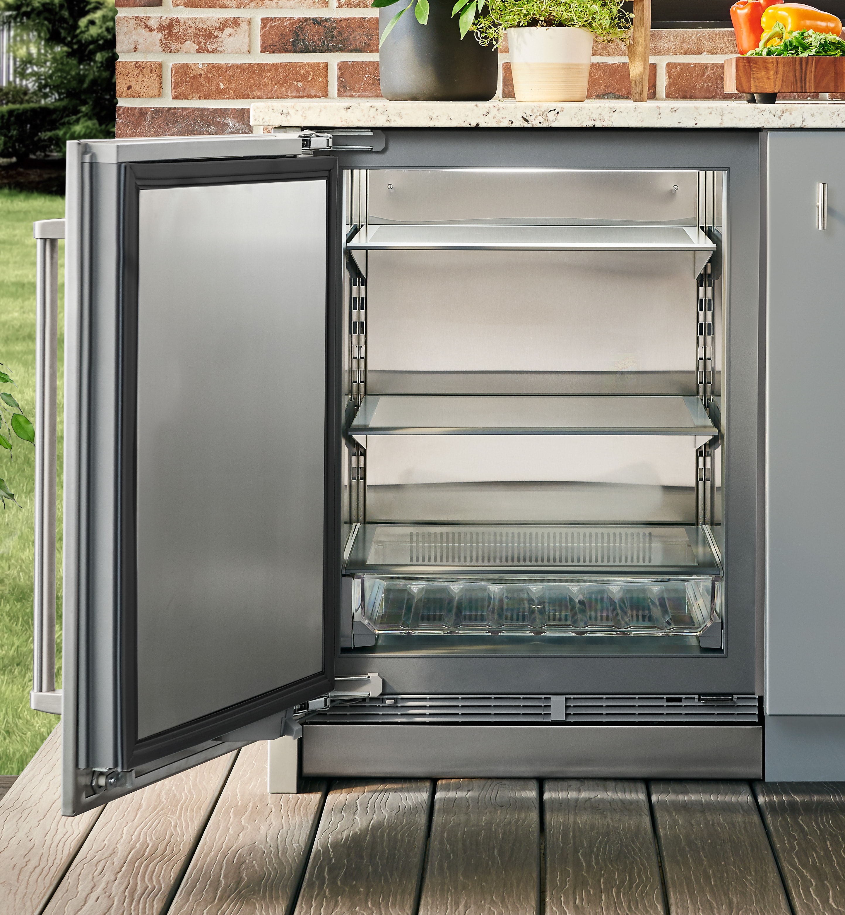 sub zero compact refrigerator