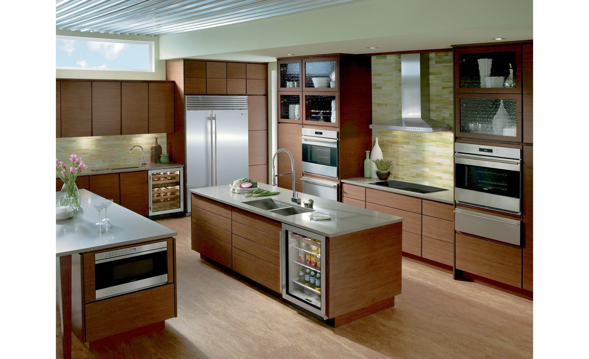 Sub-Zero 42" Classic Side-by-Side Refrigerator Freezer (BI-42SID/S) with Wolf 24" Transitional Drawer Microwave (MD24TE/S)