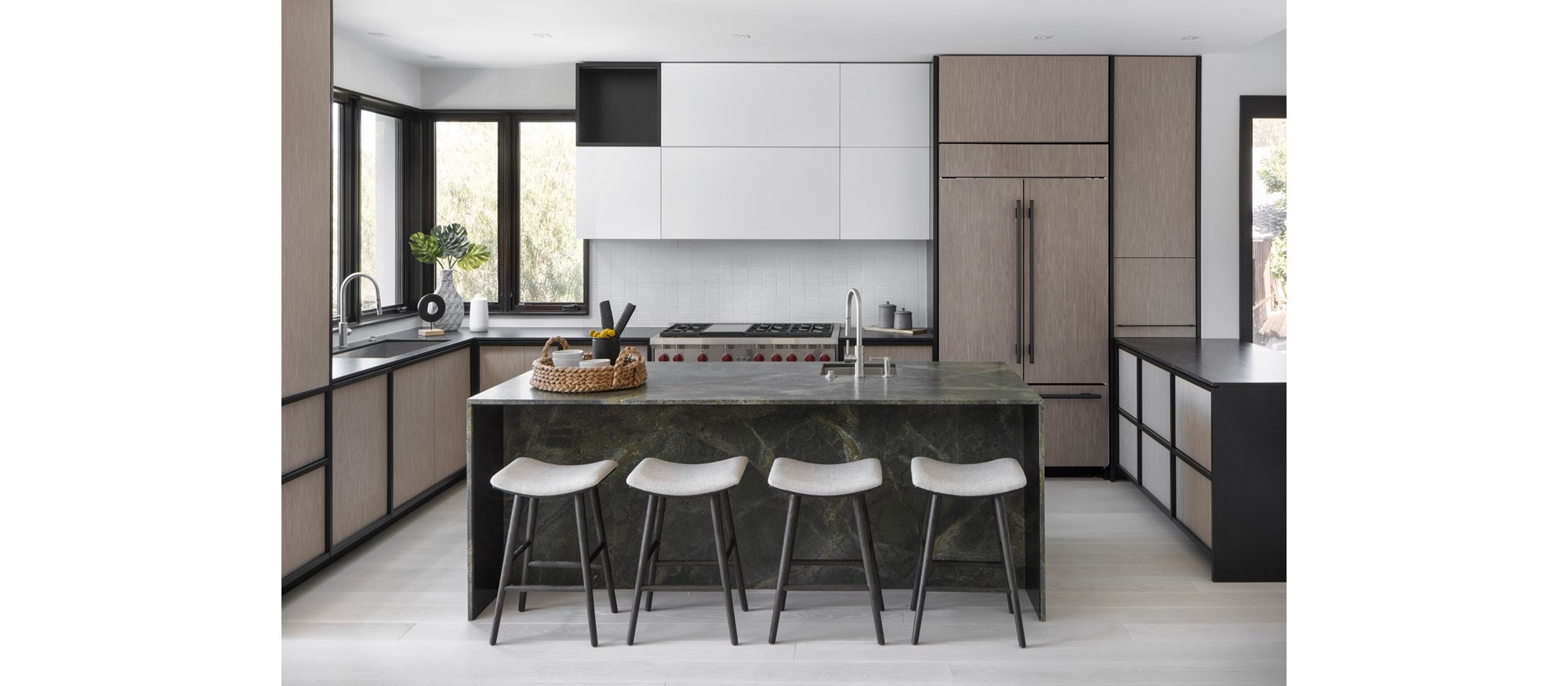 Sub-Zero 42" Classic French Door Refrigerator/Freezer with Internal Dispenser - Panel Ready (CL4250UFDID/O)