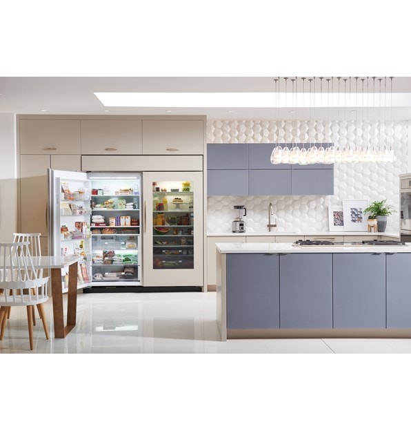 Full size outlet glass door refrigerator