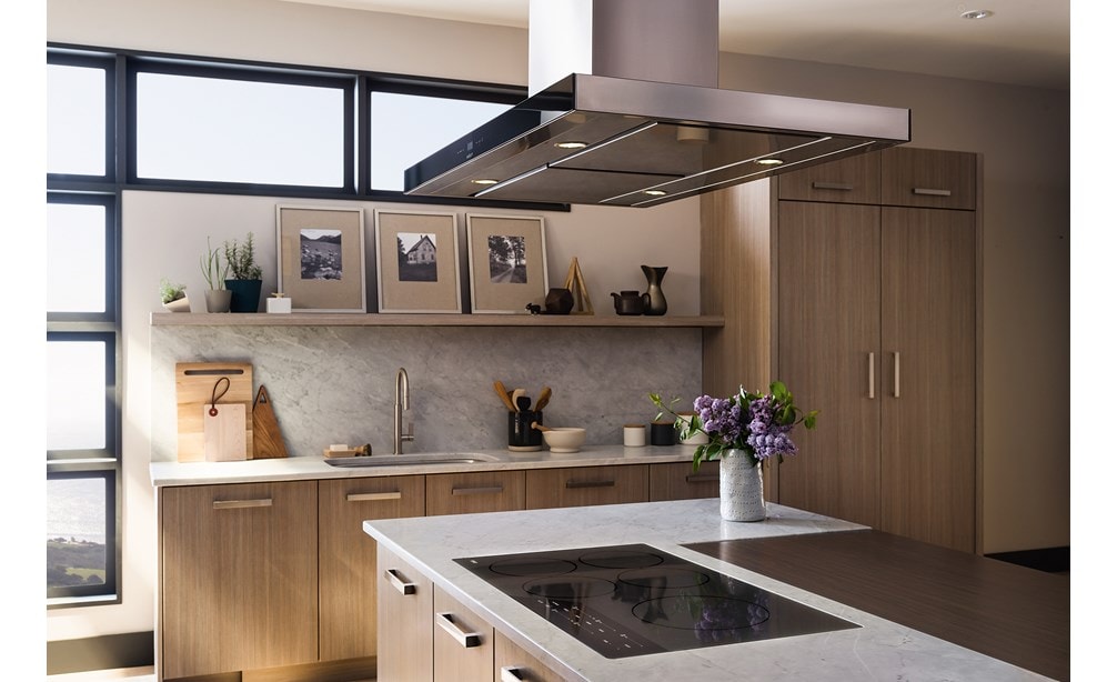 Sub-Zero 24" designer column freezer (IC-24F1) paired with Sub-Zero 24" designer column fridge (IC-24R)