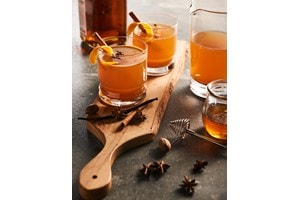 The Wolf Vacuum Seal Drawer infuses enough cheer to last the year with this holiday mulled cider.