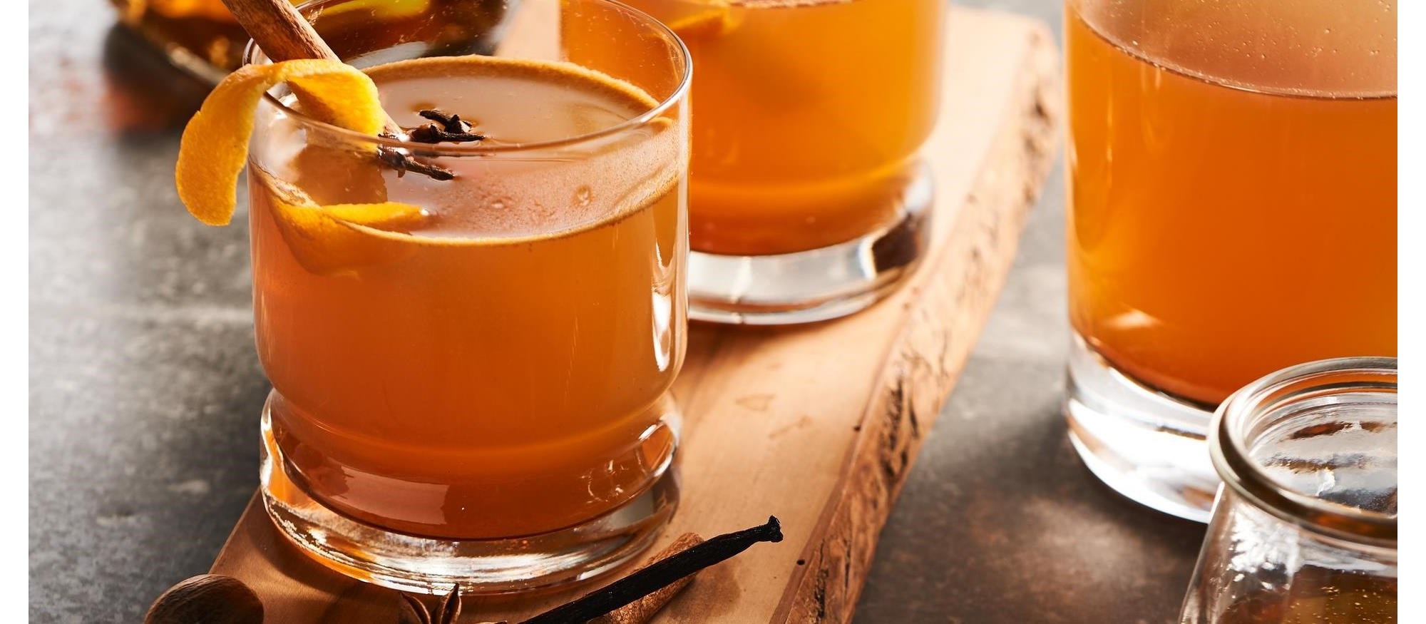 The Wolf Vacuum Seal Drawer infuses enough cheer to last the year with this holiday mulled cider.