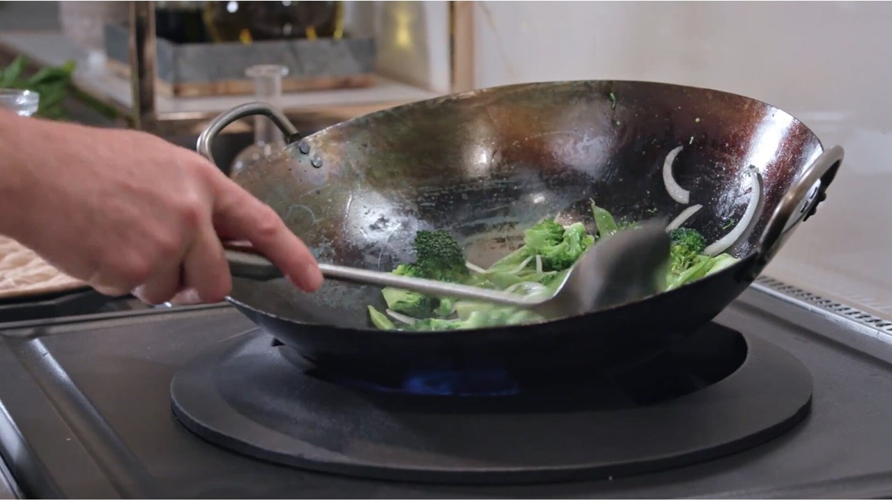 Wolf Rangetops Rangetop with Wok Burner Overview Video