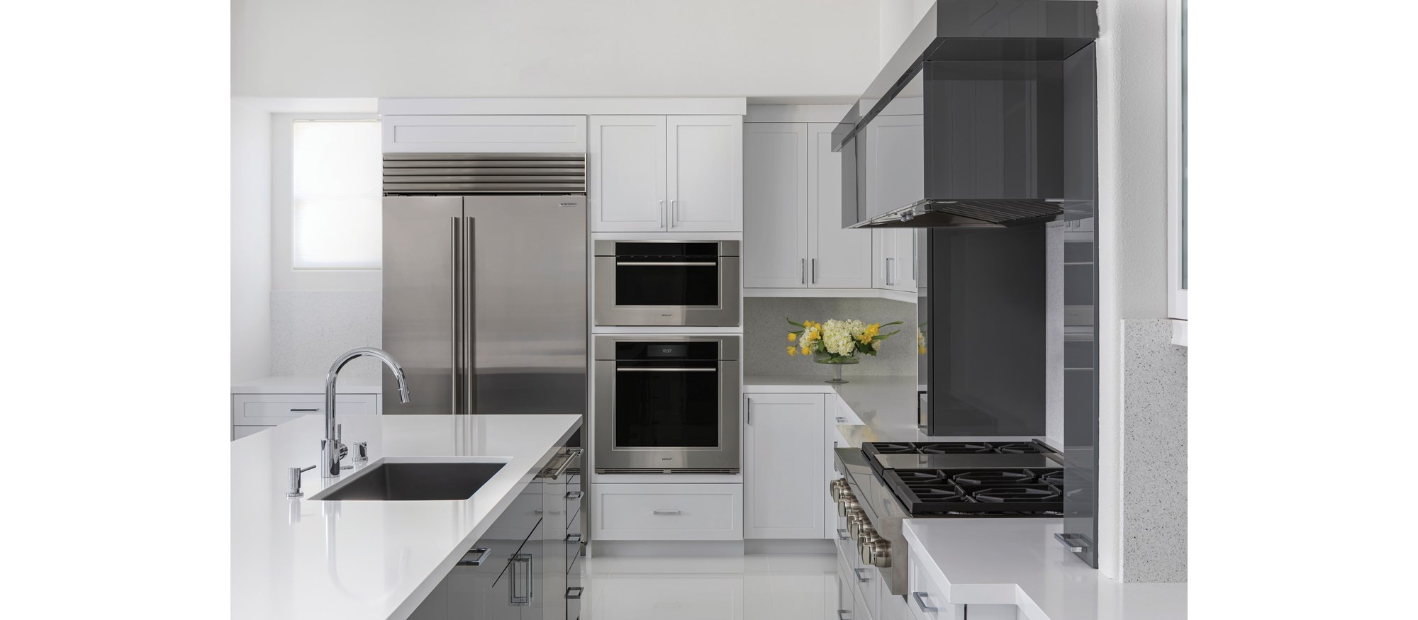 Wolf 30" M Series Transitional Drop-Down Door Microwave Oven (MDD3050TM/S/T)