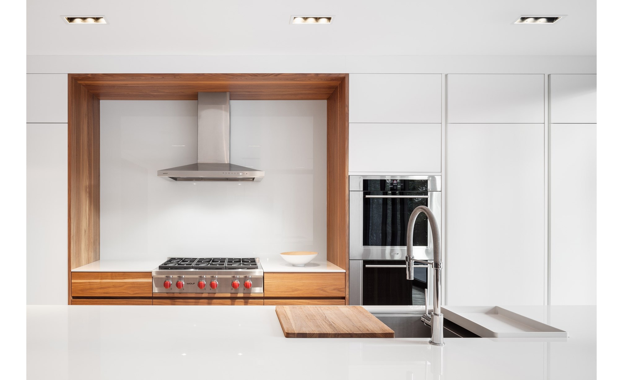 The Wolf 36" Cooktop Wall Hood - Stainless (VW36S) shown with Wolf 36" Sealed Burner Rangetop - 6 Burners (SRT366)