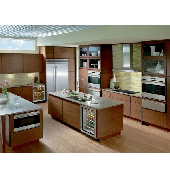 The Wolf 36" Cooktop Wall Hood - Stainless (VW36S) featured with Wolf 24" Transitional Drawer Microwave (MD24TE/S)