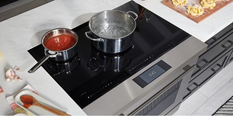 Wolf 36&quot; Induction Range (IR36550/S/T) brings water to a boil up to 40% faster.