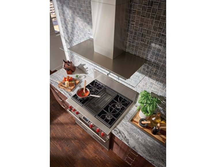 Wolf 36" Dual Fuel Range 4 Burner Infrared Charbroiler (DF364C) Cooktop