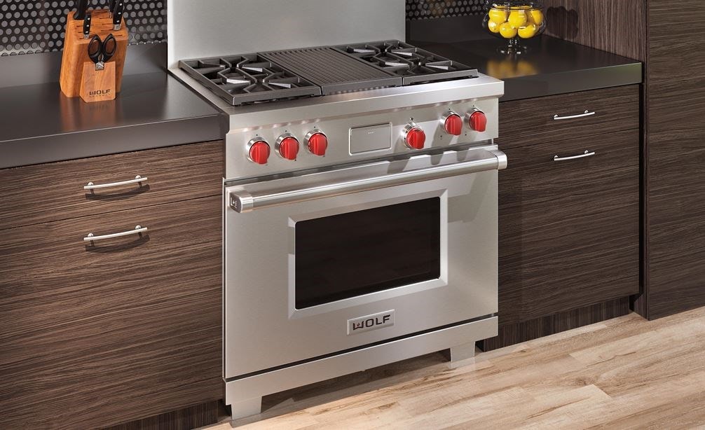 Wolf DF364CLP 36 Inch Pro-Style Dual-Fuel Range with 4 Dual