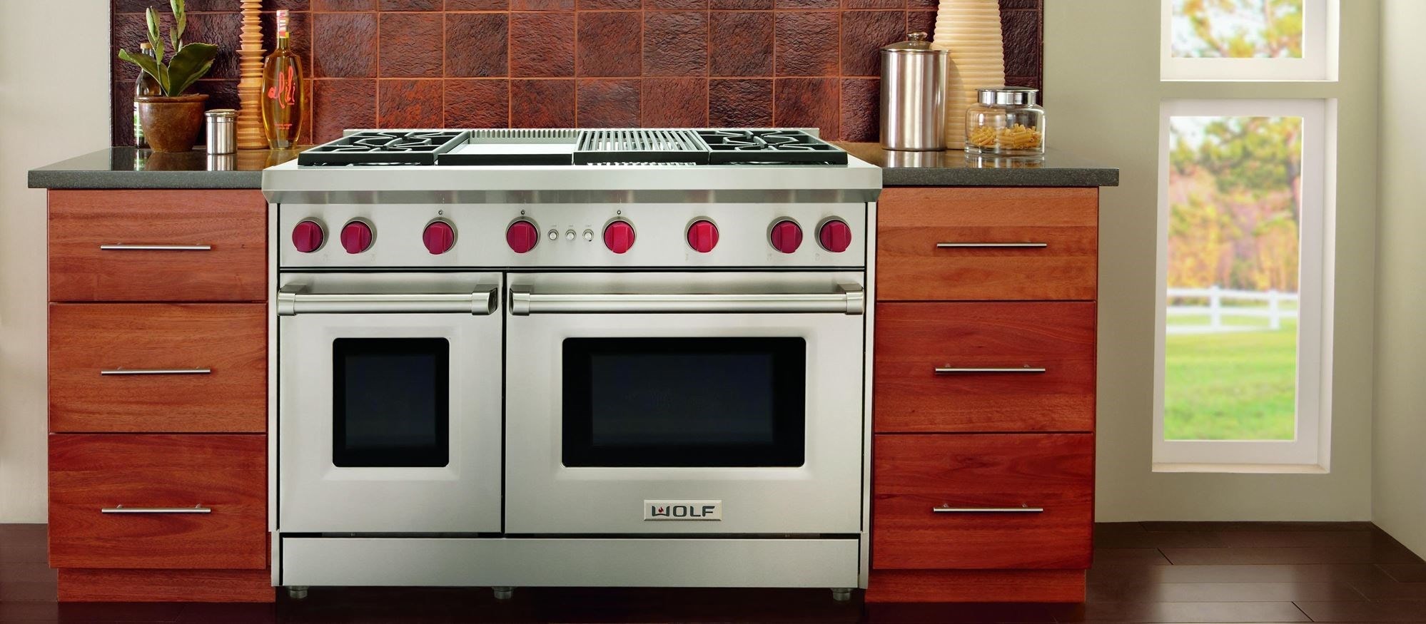 48&quot; Gas Range - 4 Burners - Infrared Charbroiler and Infrared Griddle (GR484CG) Wolf Rangetop