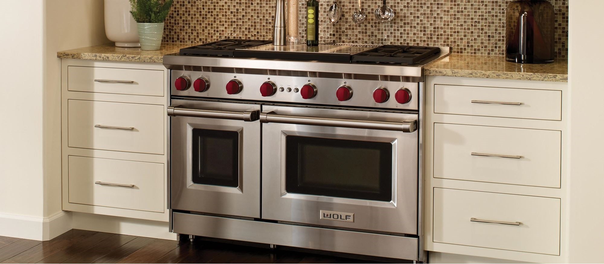 48 Dual Fuel Range - 6 Burners and Infrared Griddle